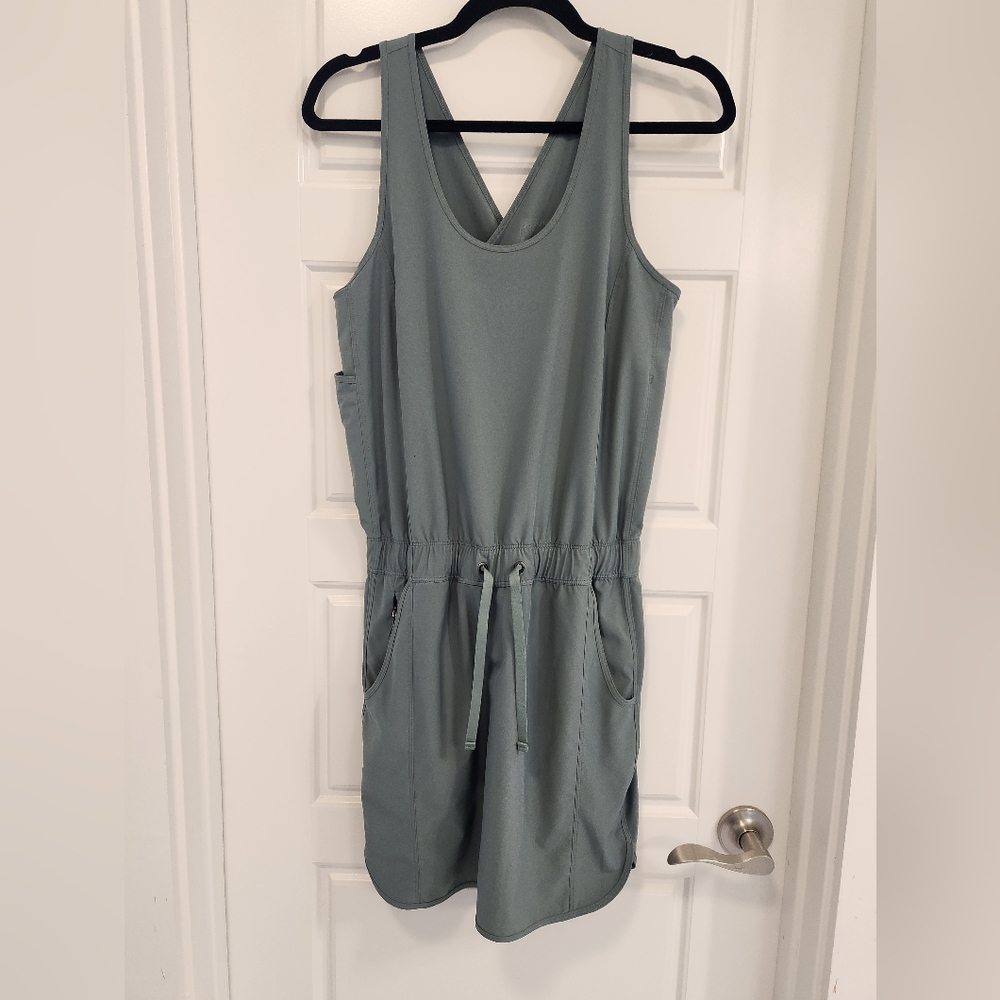 Patagonia fleetwith dress small
